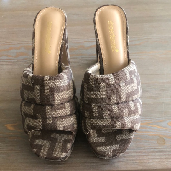 Shoe Dazzle Shoes - Shoedazzle Regan Block Heel Sandal